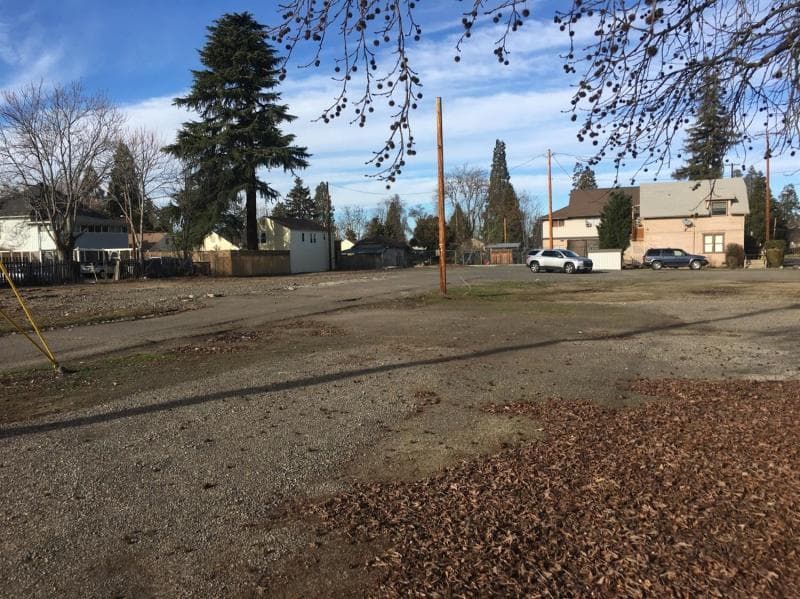 7. Photo 5 of 12, 619 E Main Street, Medford, OR 97504