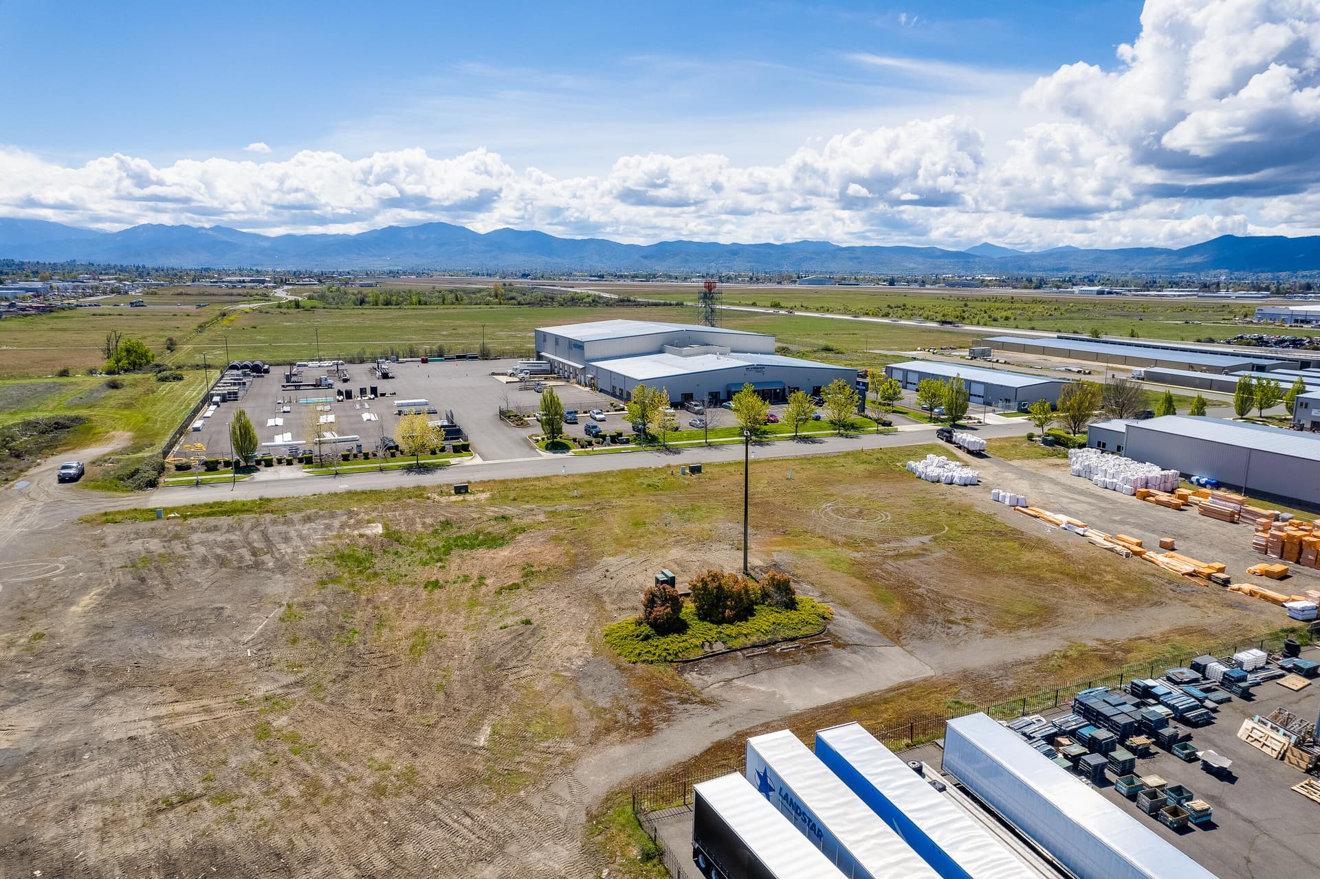5. Photo 5 of 24, 1141 Helicopter Way, Central Point, OR 97502