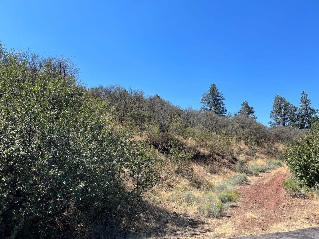 1. Photo 1 of 10, Peregrine Heights Unit Lot 55, Klamath Falls, OR 97601