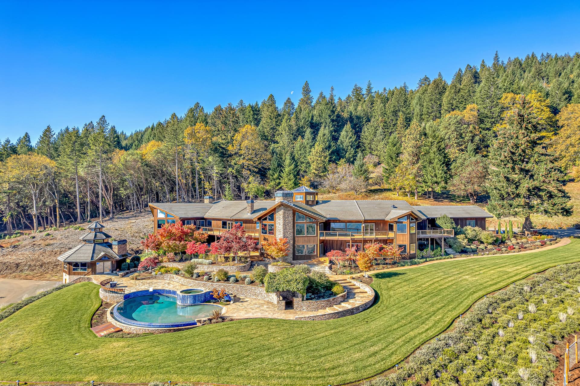 Main Home. Photo 4 of 83, 6380 Tunnel Loop Road, Grants Pass, OR 97526