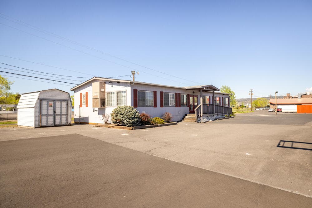 0018. Photo 2 of 14, 3350 S 6th Street, Klamath Falls, OR 97603