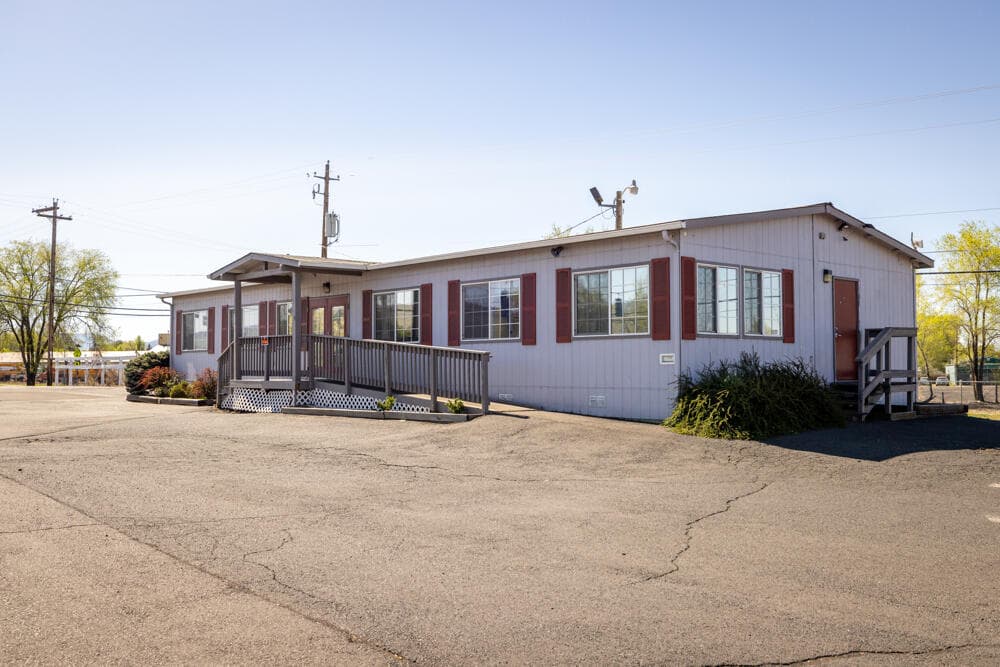 0021. Photo 5 of 14, 3350 S 6th Street, Klamath Falls, OR 97603
