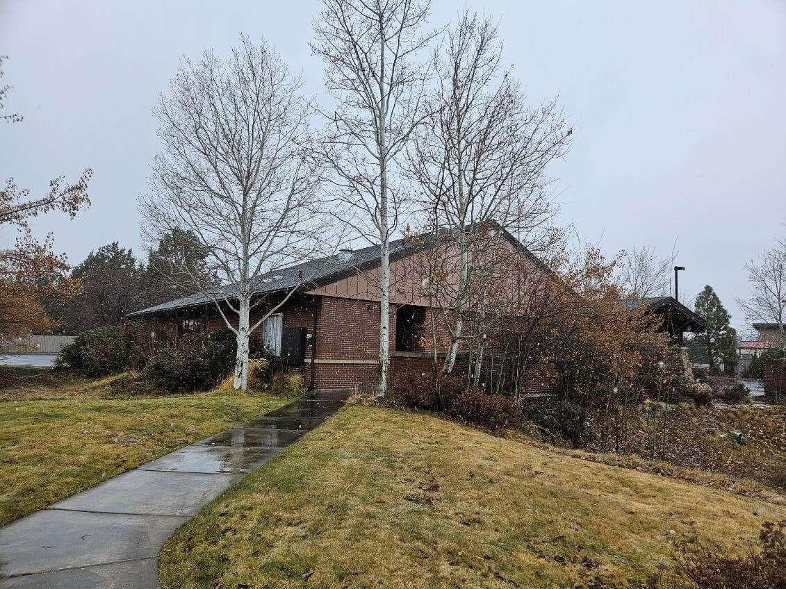image000003. Photo 4 of 4, 735 NE Purcell Boulevard, Bend, OR 97701