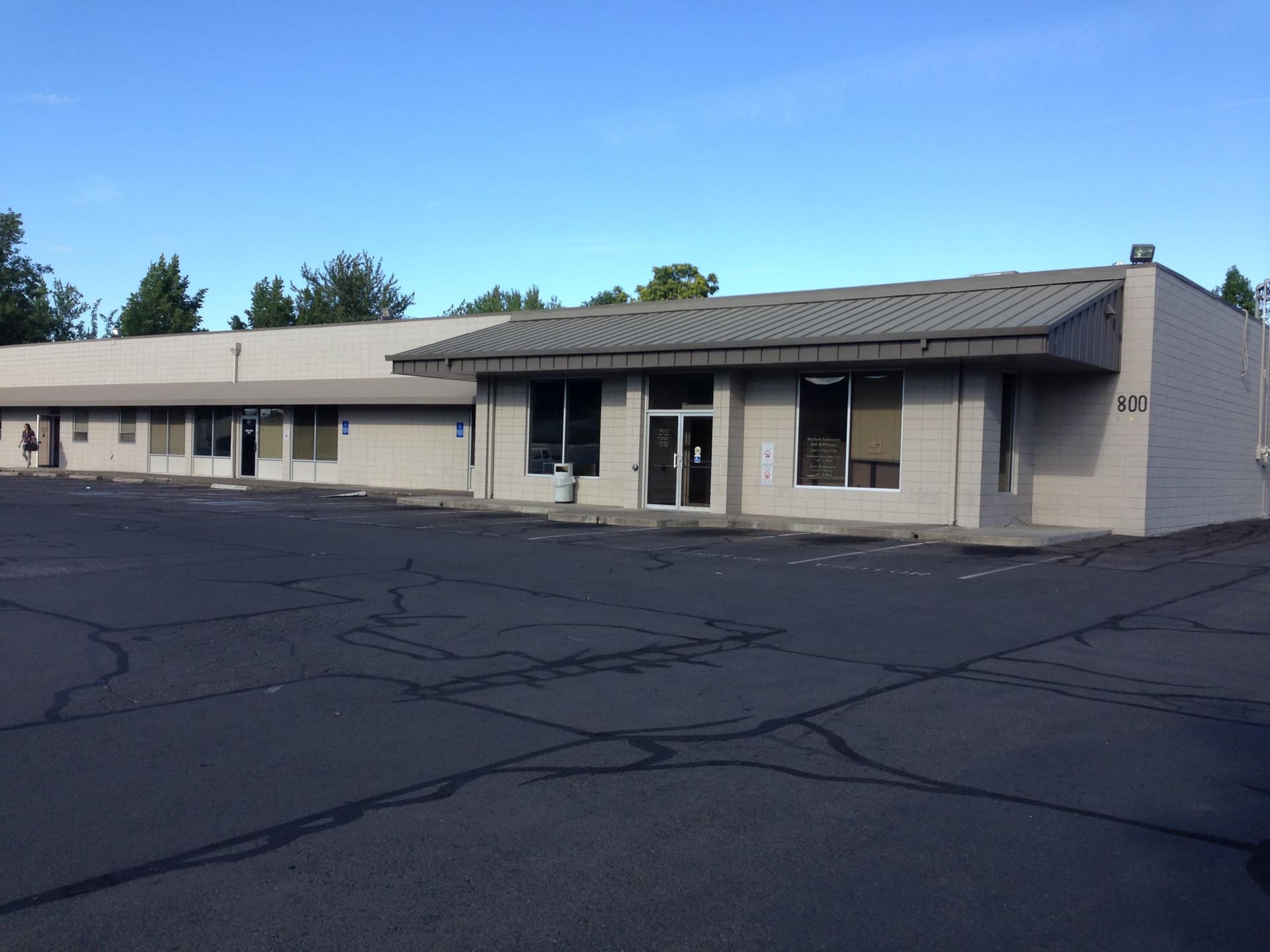photo 2. Photo 2 of 4, 800 Cardley Avenue, Medford, OR 97504