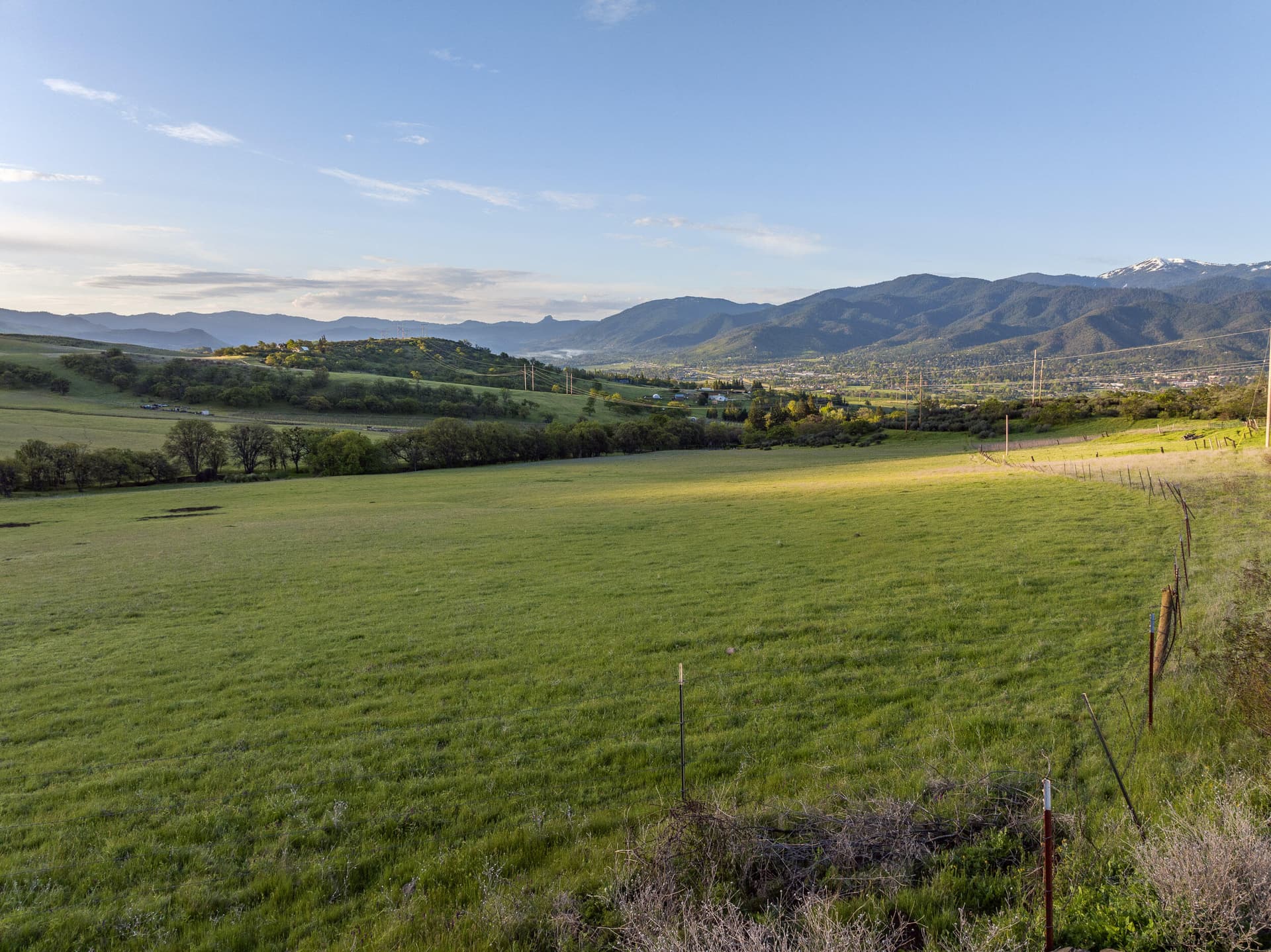 4. Photo 4 of 17, 1650 E Nevada Street, Ashland, OR 97520