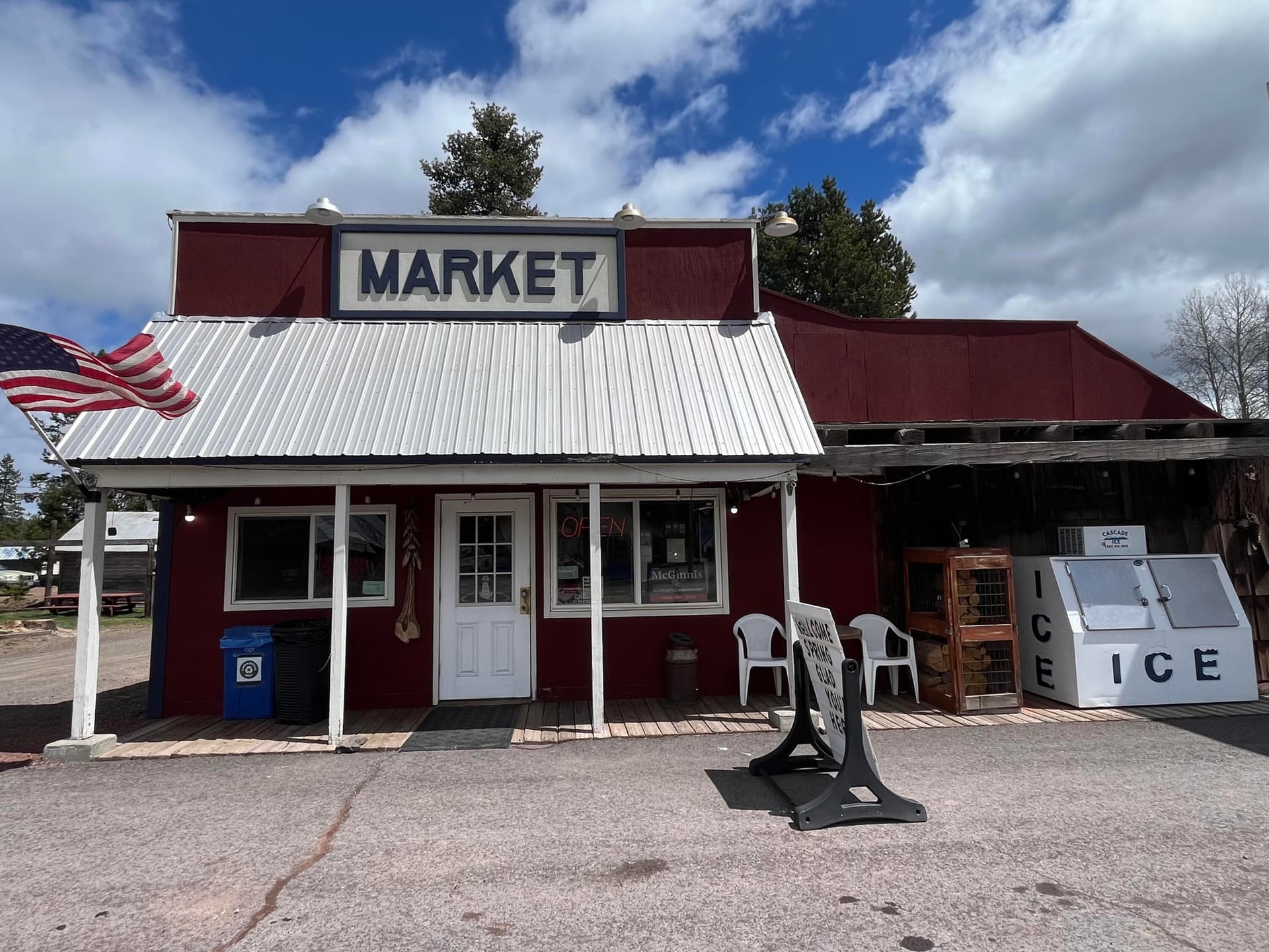 Store Front. Photo 1 of 25, 109329 The Dalles-California Hwy 97 Highway, Chemult, OR 97731