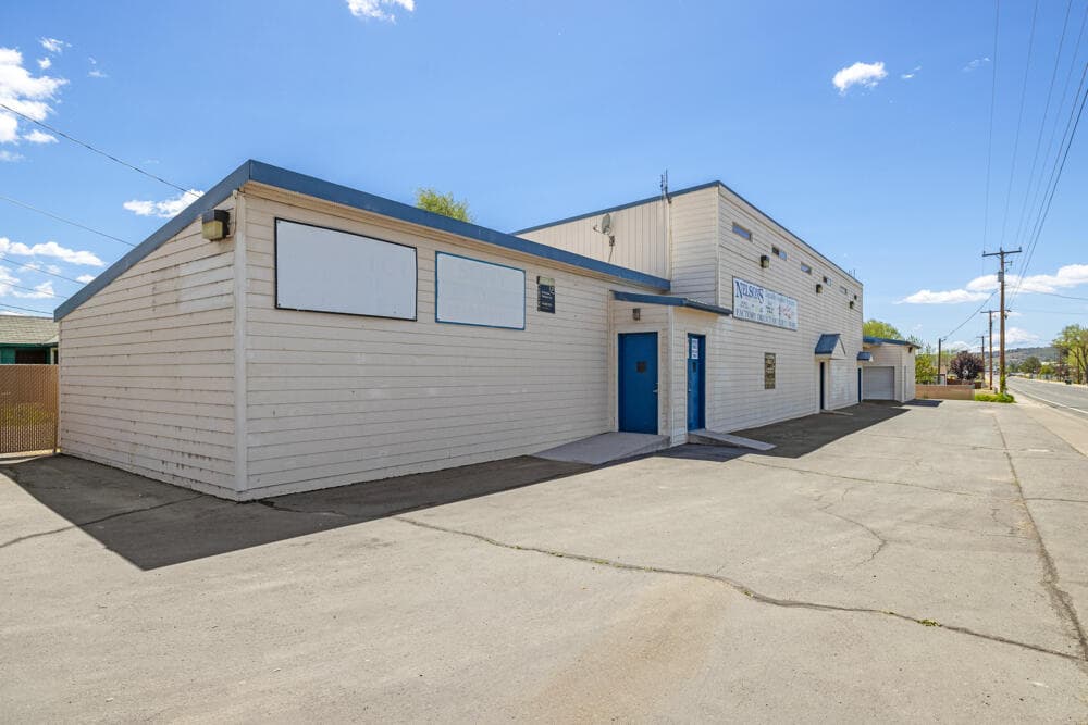2. Photo 2 of 19, 3004 Altamont Drive, Klamath Falls, OR 97603