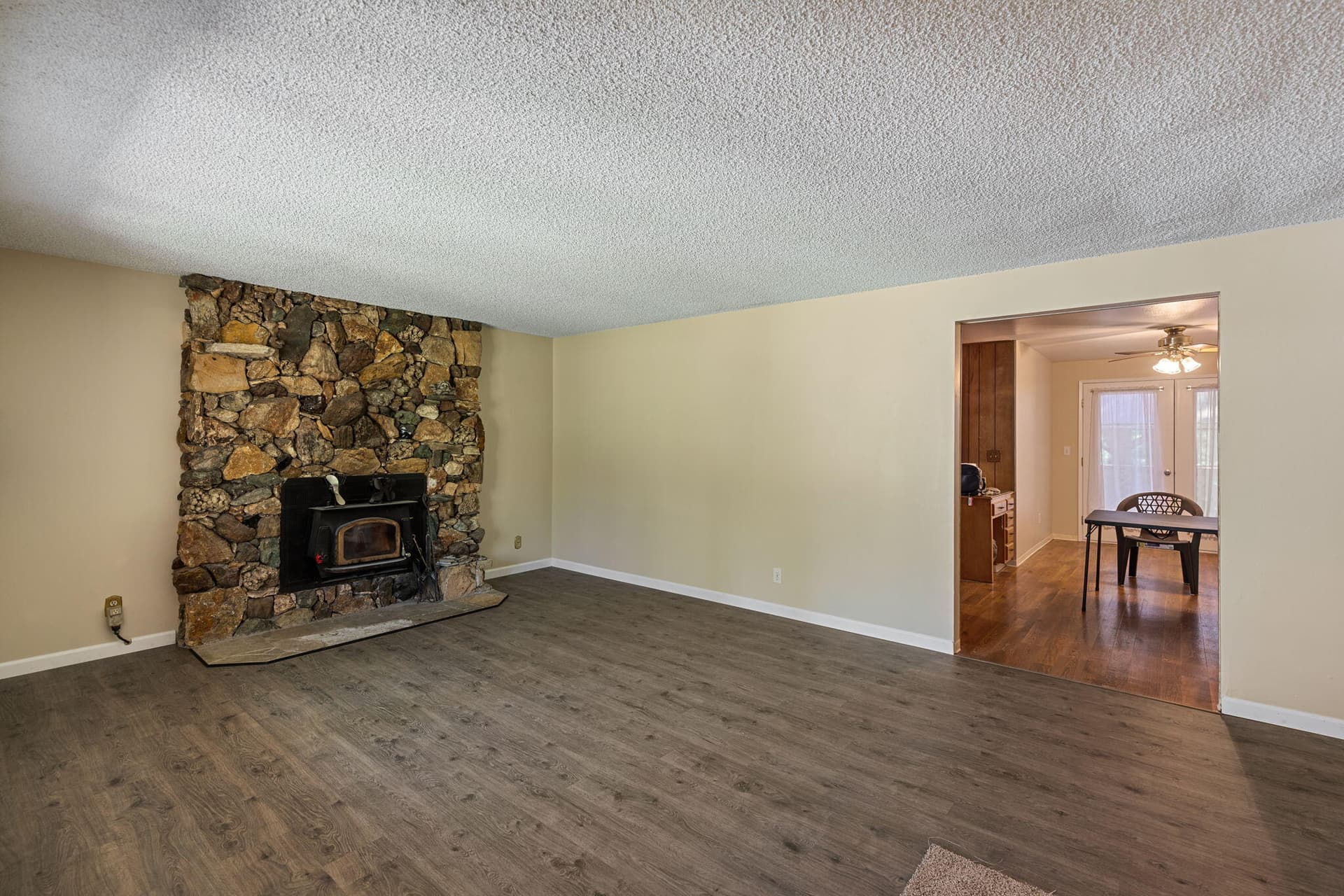1-web-or-mls-505-peco-rd (1). Photo 4 of 45, 505 Peco Road, Grants Pass, OR 97526