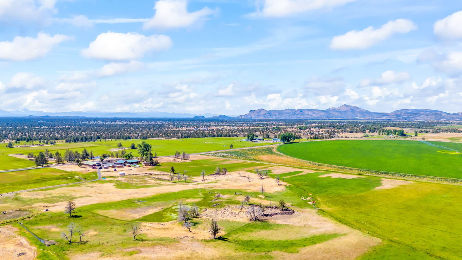 53-web-or-mls-53. Photo 4 of 54, 3068 SW Reif Road, Powell Butte, OR 97753