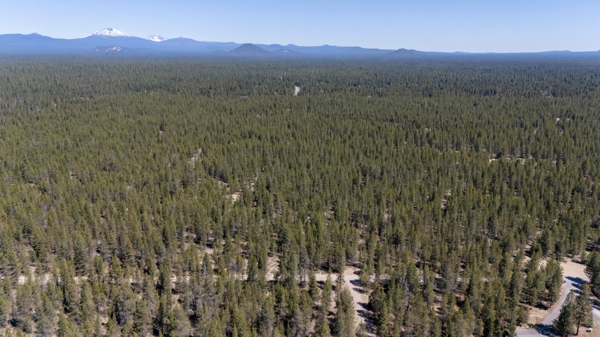 deedon ln drone-5. Photo 3 of 10, 15600 Deedon Lane, La Pine, OR 97739