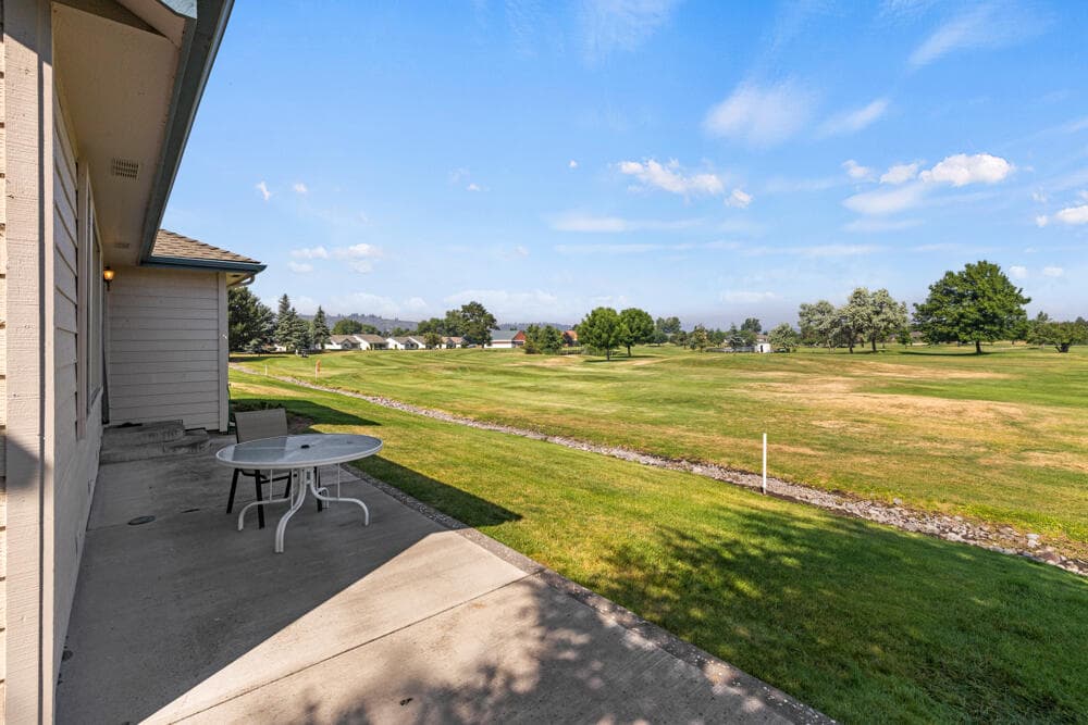 895HanksSt.-14. Photo 3 of 41, 895 Hanks Street, Klamath Falls, OR 97601