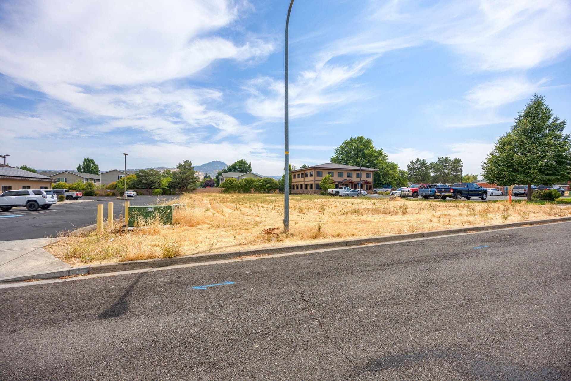 AA (4). Photo 4 of 6, 2722 American Avenue, Medford, OR 97504