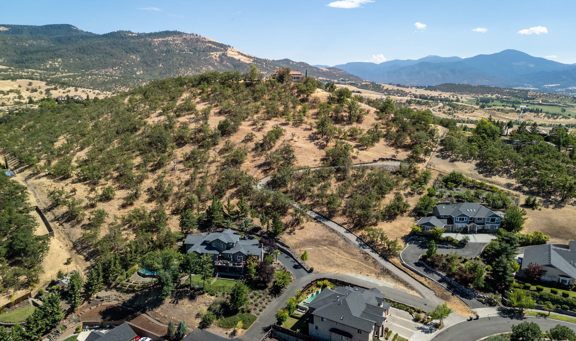 MD (5). Photo 1 of 16, 138 Monterey Drive, Medford, OR 97504