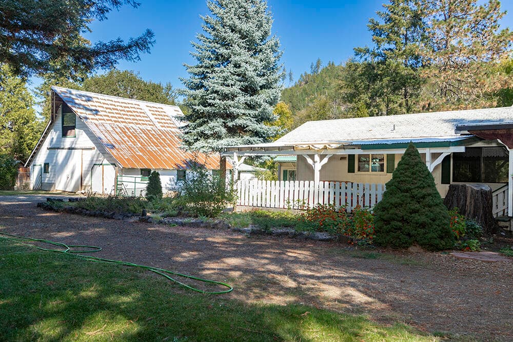 47. Photo 1 of 37, 1018 Thompson Creek Road, Selma, OR 97538