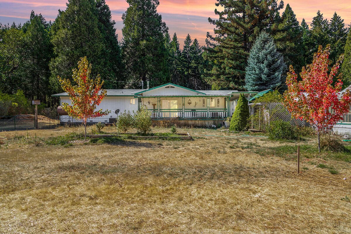 1 Web. Photo 4 of 37, 1018 Thompson Creek Road, Selma, OR 97538