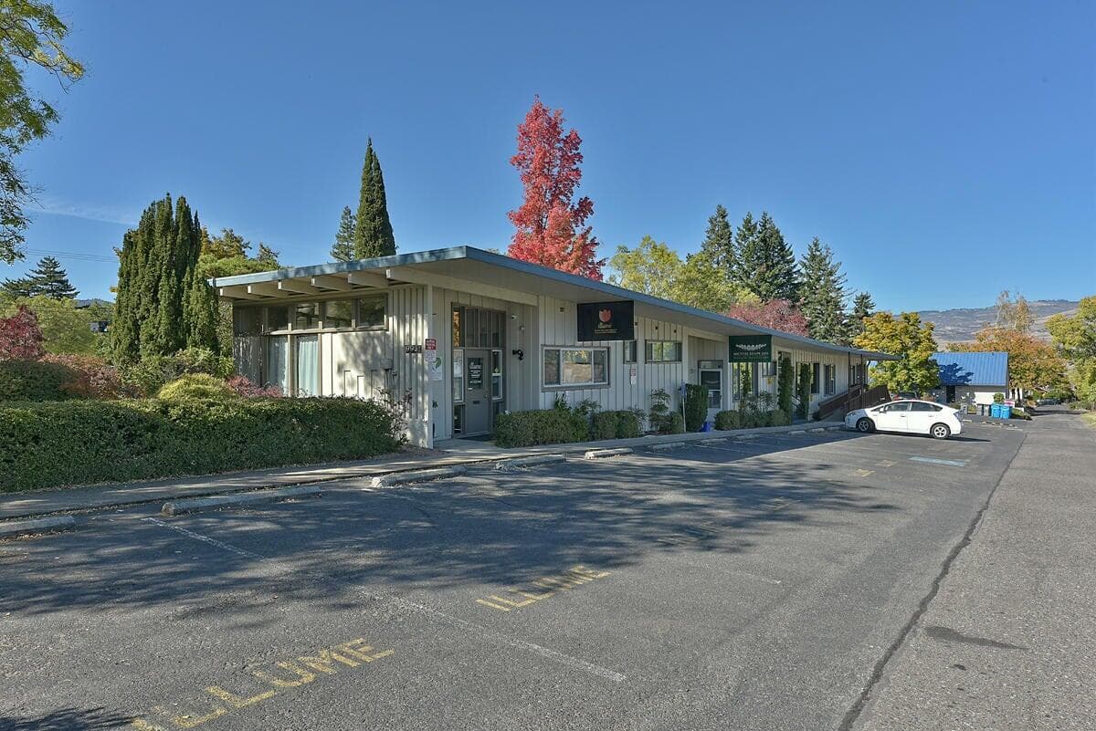 3. Photo 1 of 48, 993 Siskiyou Boulevard, Ashland, OR 97520