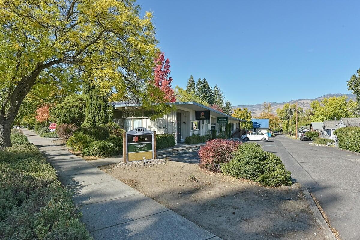 6. Photo 2 of 48, 993 Siskiyou Boulevard, Ashland, OR 97520