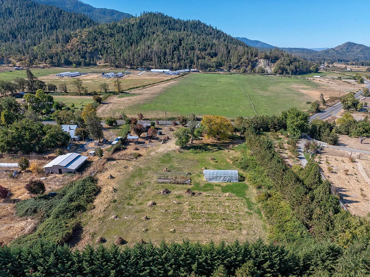 02. Photo 2 of 21, 12019 Williams Highway, Grants Pass, OR 97527