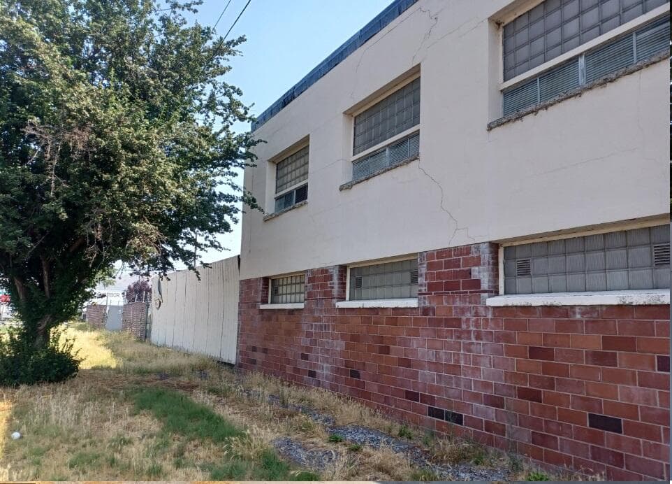 4. Photo 4 of 44, 419 S Broad Street, Klamath Falls, OR 97601