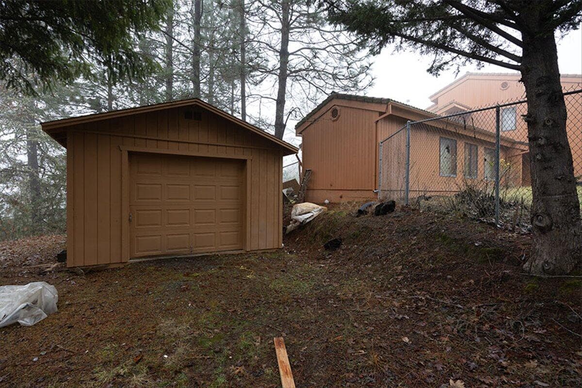 H22. Photo 2 of 28, 5449 Hugo Road, Grants Pass, OR 97526