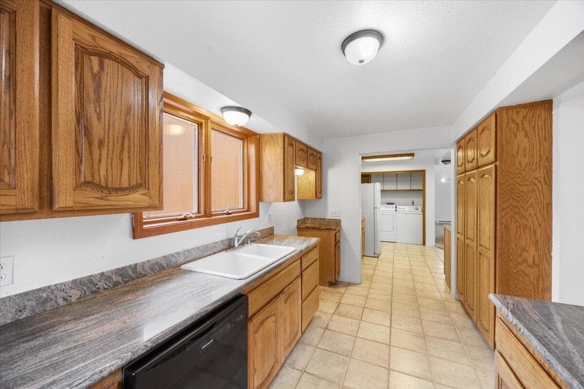 H10. Photo 4 of 28, 5449 Hugo Road, Grants Pass, OR 97526
