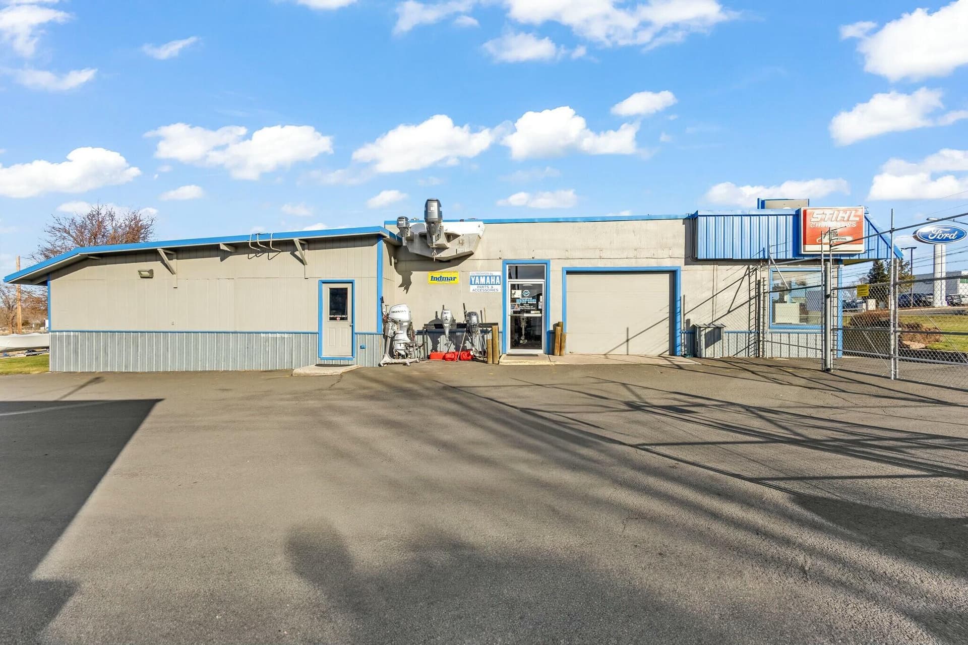 Showroom side view. Photo 5 of 42, 1810 US-97, Madras, OR 97741