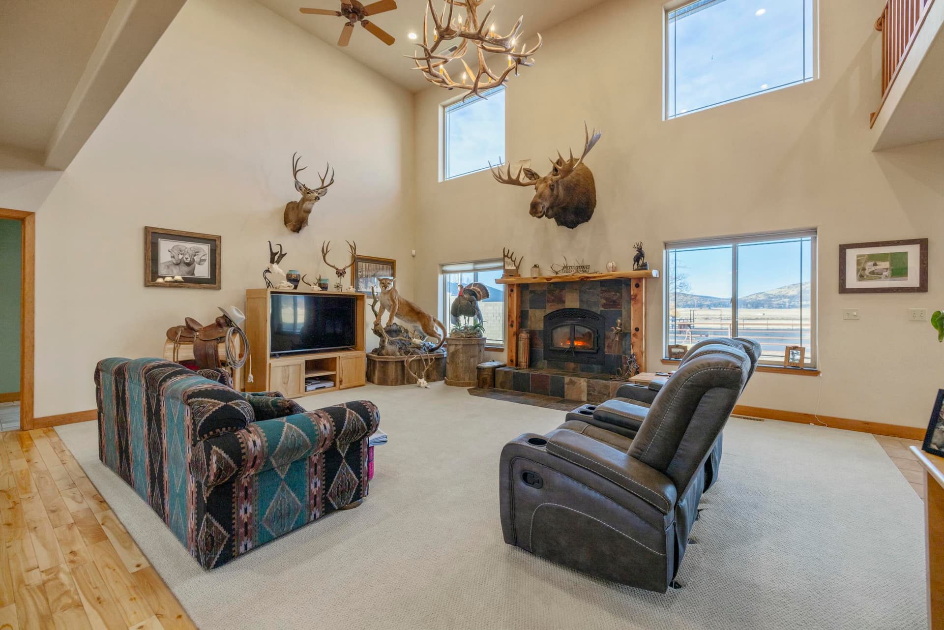 living room. Photo 4 of 64, 11251 Crystal Springs Road, Klamath Falls, OR 97603