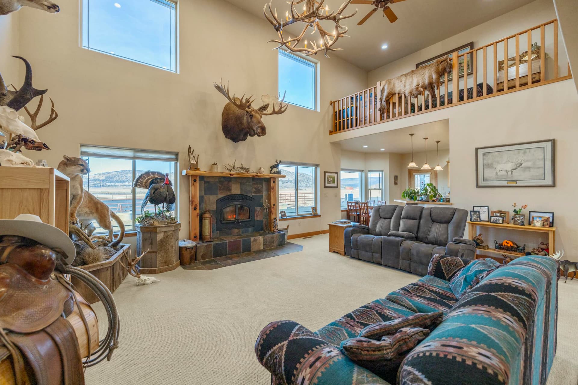 living room. Photo 5 of 64, 11251 Crystal Springs Road, Klamath Falls, OR 97603