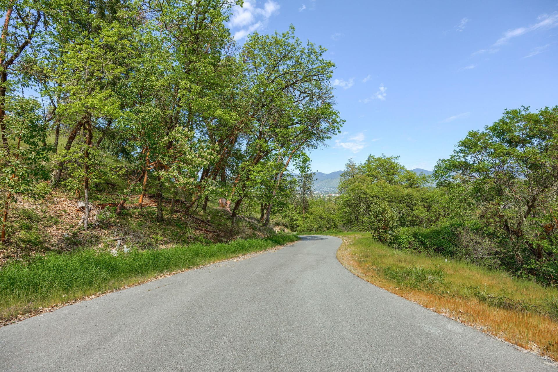 1-web-or-mls-VT (1). Photo 5 of 21, 538 View Top Drive, Grants Pass, OR 97527