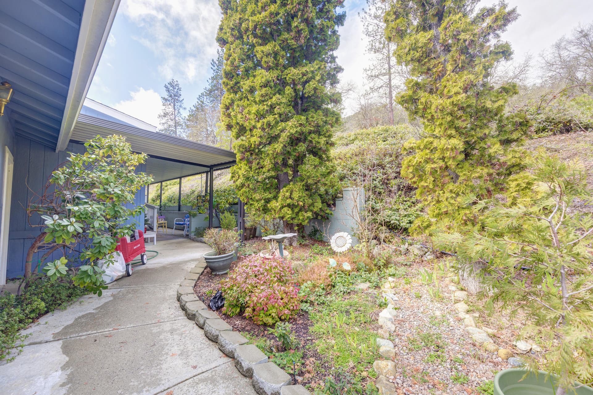 9_0r1a4864_5_6_7_8_1. Photo 3 of 35, 5648 Foothill Boulevard Unit SPC 5, Grants Pass, OR 97526