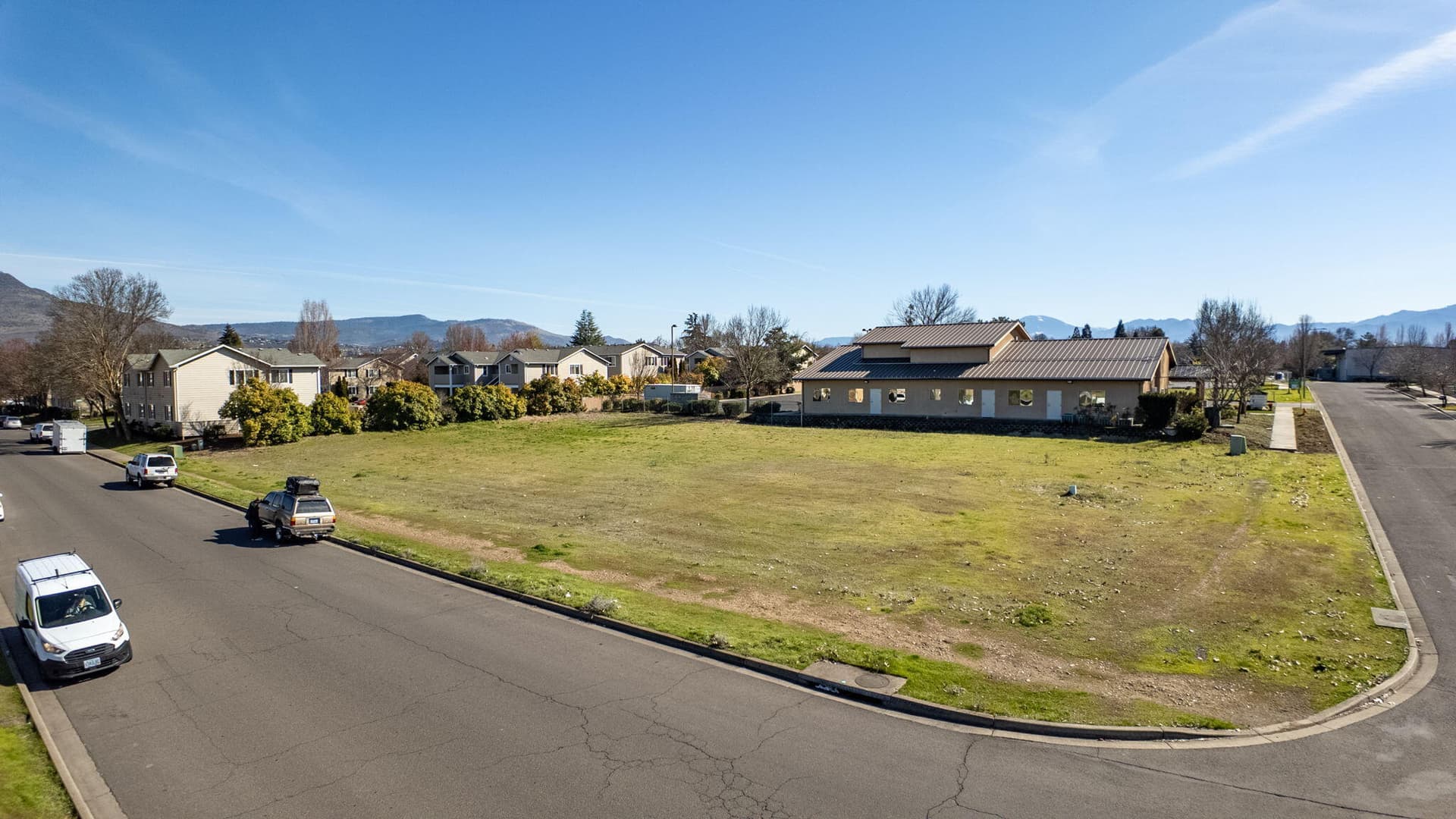 SPD (1). Photo 3 of 11, 1924 Sky Park Drive, Medford, OR 97504
