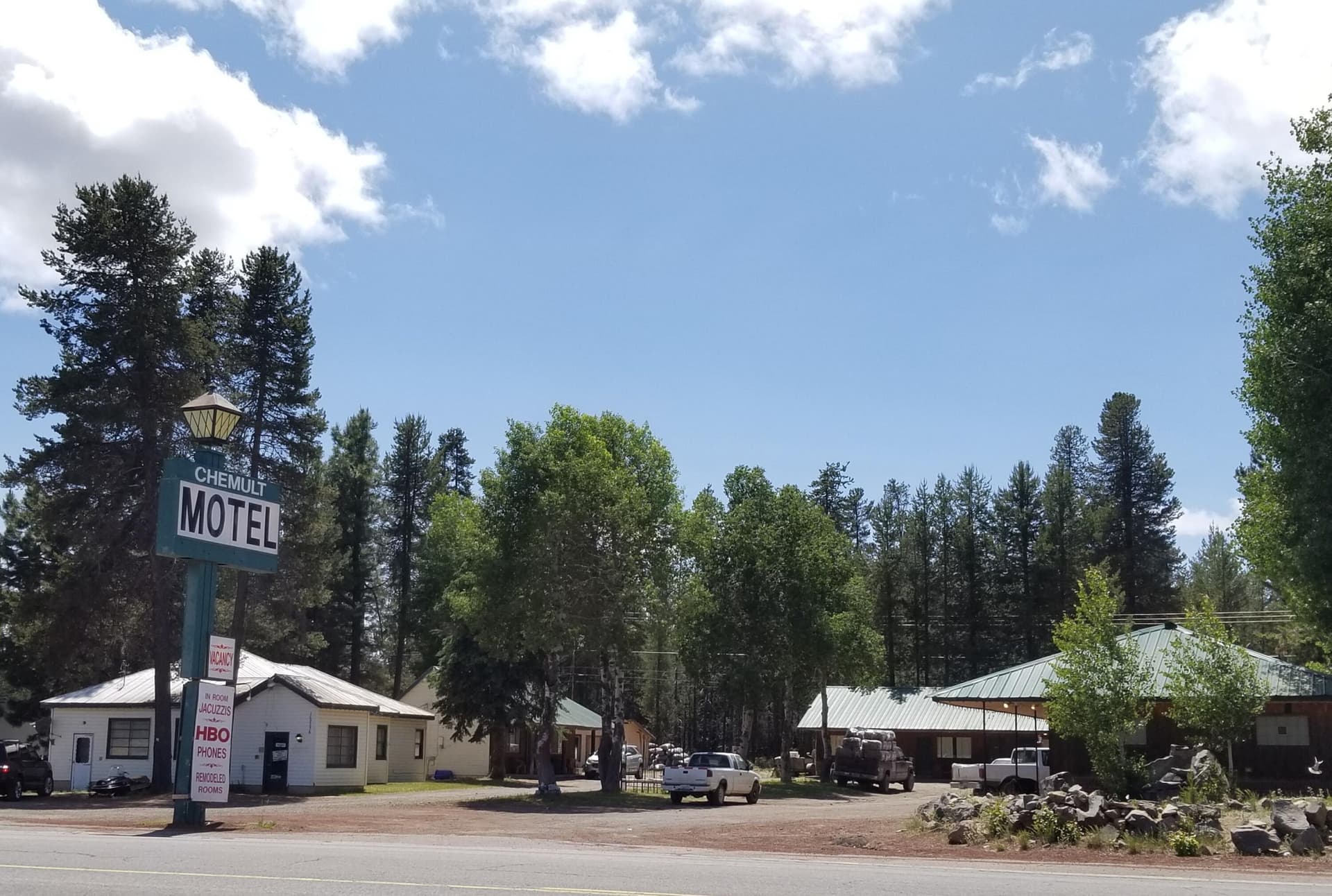 Cover photo. Photo 1 of 11, 109256 N Hwy 97, Chemult, OR 97731
