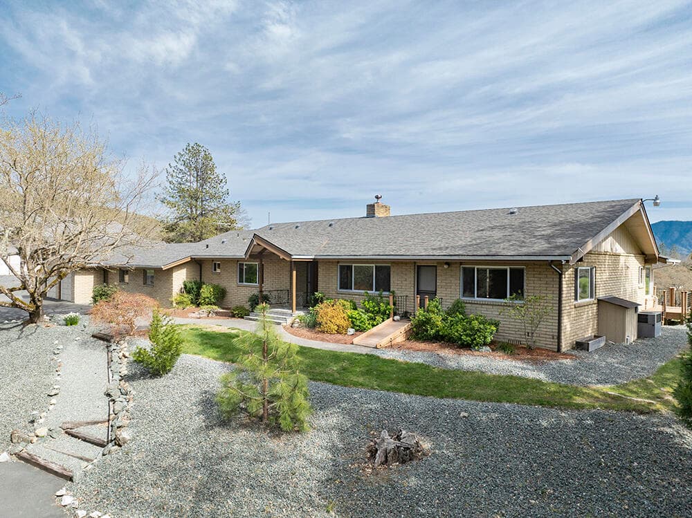 5. Photo 4 of 52, 3320 Upper River Road, Grants Pass, OR 97526