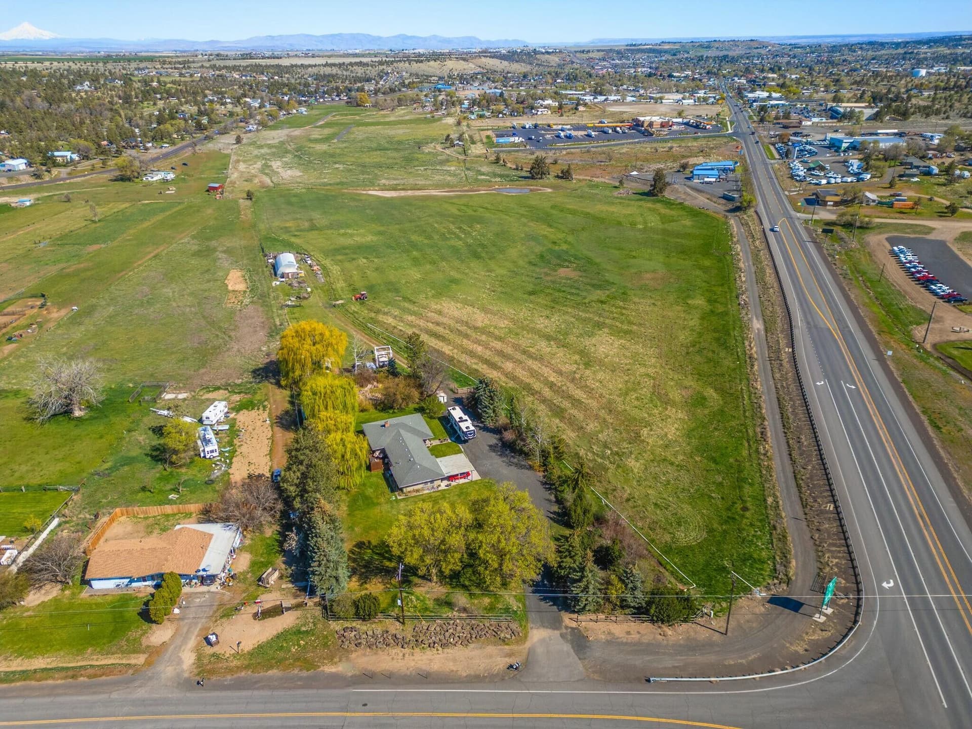 16 plus acres. Photo 1 of 15, 510 SW Colfax Lane, Madras, OR 97741
