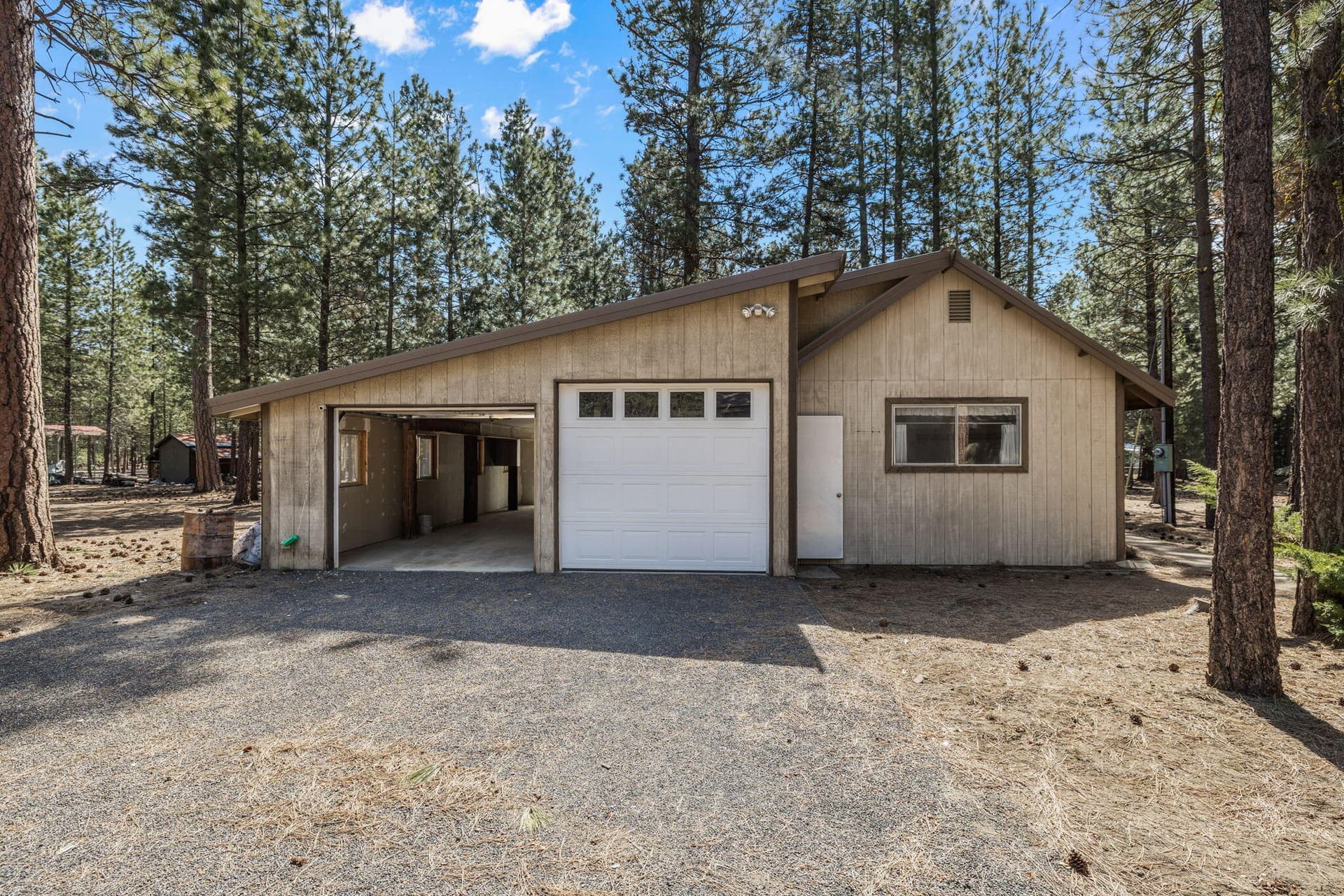 2025_04_16_52160_ponderosa-way_la-pine-5. Photo 5 of 36, 52160 Ponderosa Way, La Pine, OR 97739