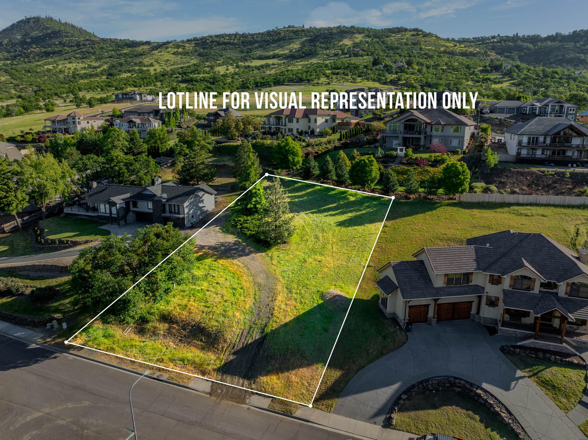 LOTLINE. Photo 2 of 22, 5626 Fallbrook Lane, Medford, OR 97504