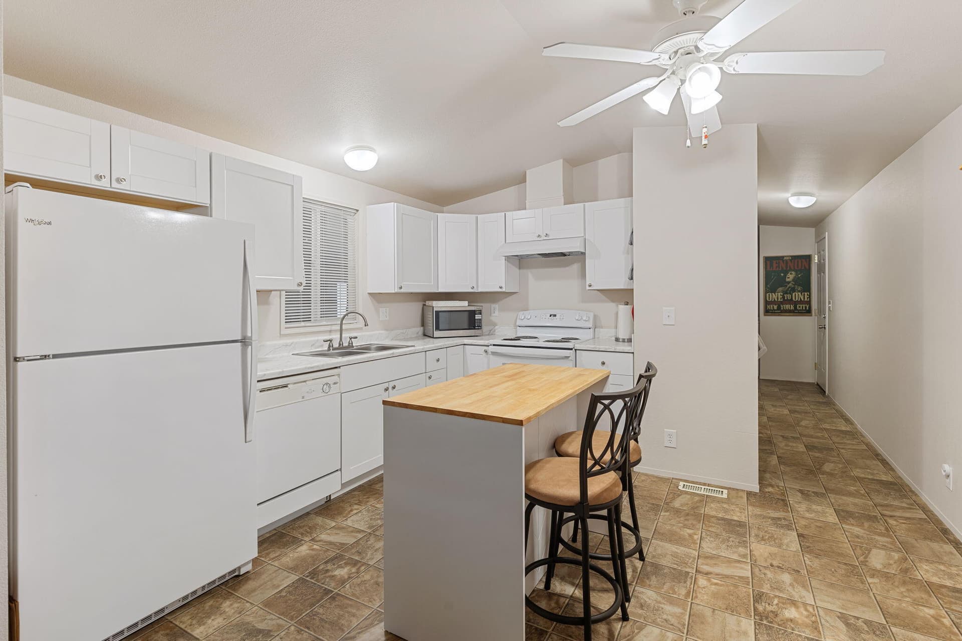 1-web-or-mls-219-kingsbury-dr. Photo 2 of 18, 219 Kingsbury Drive, Grants Pass, OR 97526