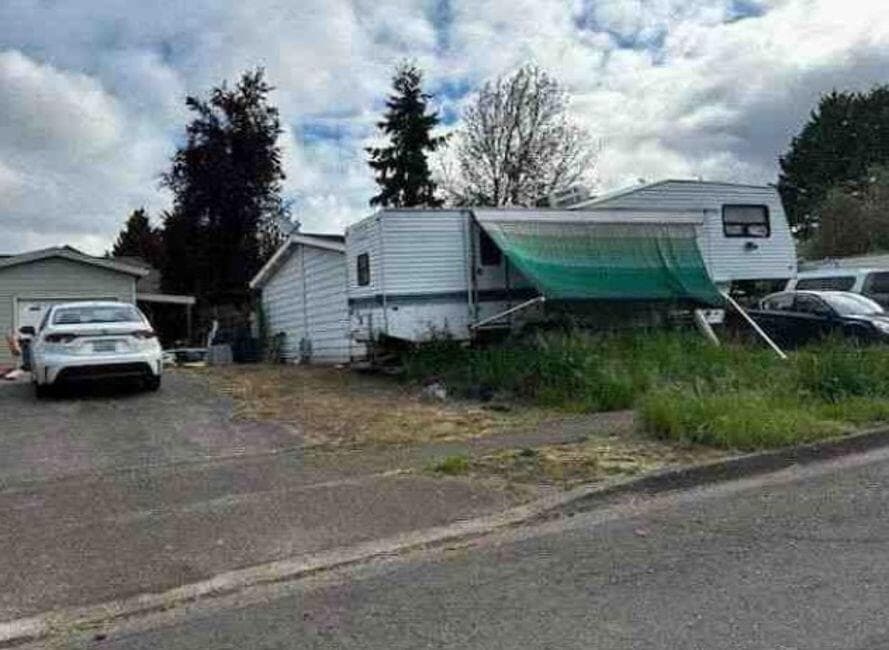 P114QQ8-1. Photo 2 of 3, 4985 Cone Avenue, Eugene, OR 97402