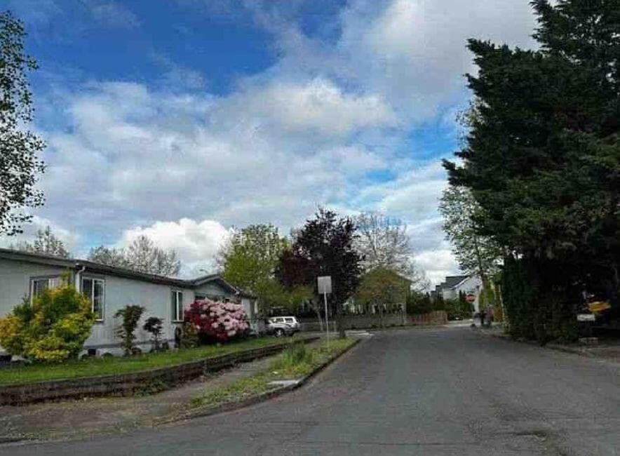 P114QQ8-2. Photo 3 of 3, 4985 Cone Avenue, Eugene, OR 97402