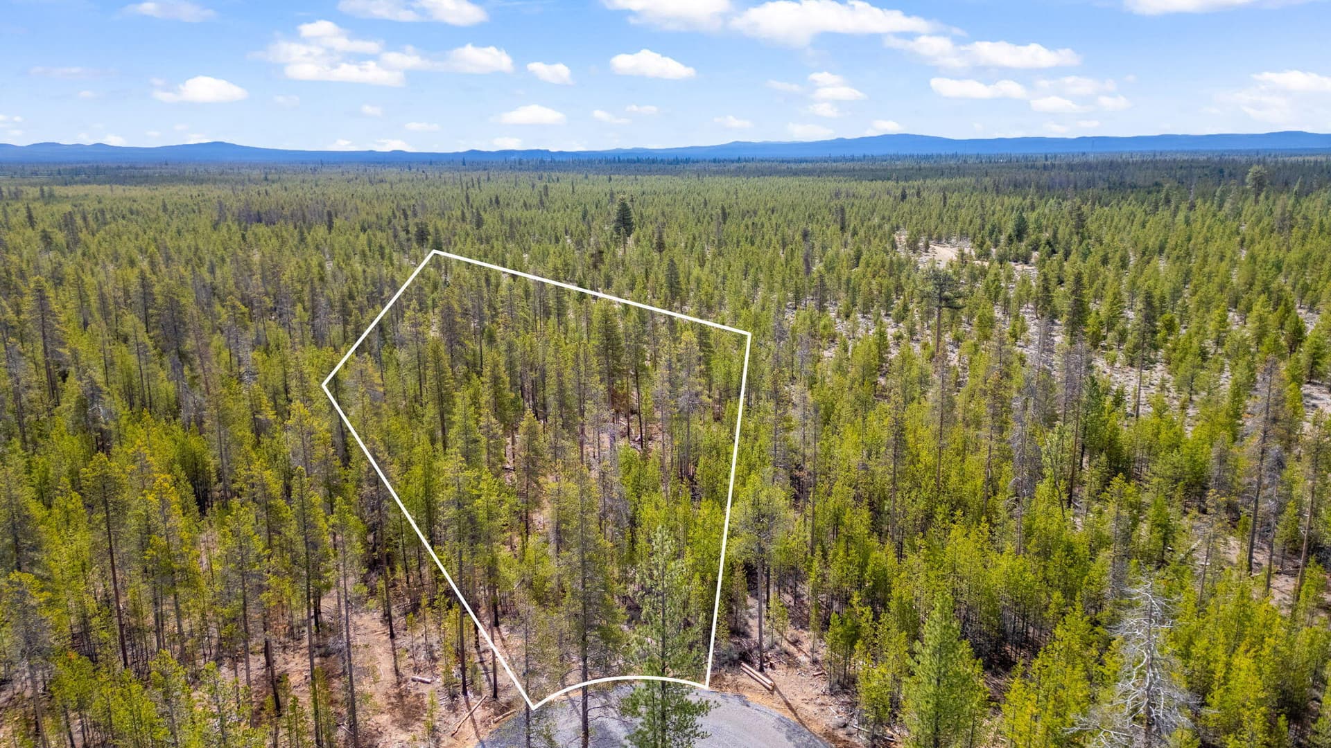 14-web-or-mls-10 - Lot line. Photo 3 of 18, TL 09900 Scabbard Court Unit 4, La Pine, OR 97739