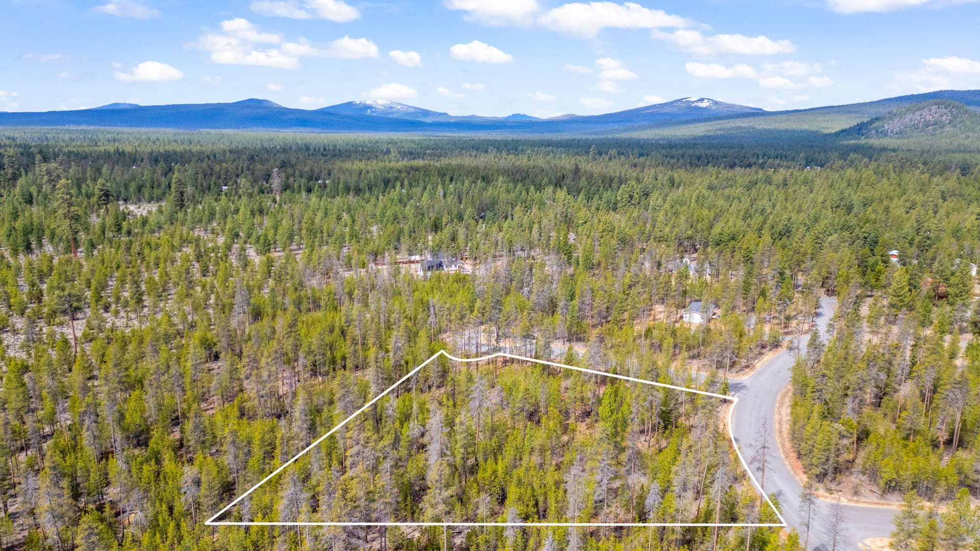 6-web-or-mls-03 - Lot line. Photo 1 of 20, TL 09800 Scabbard Court Unit 5, La Pine, OR 97739