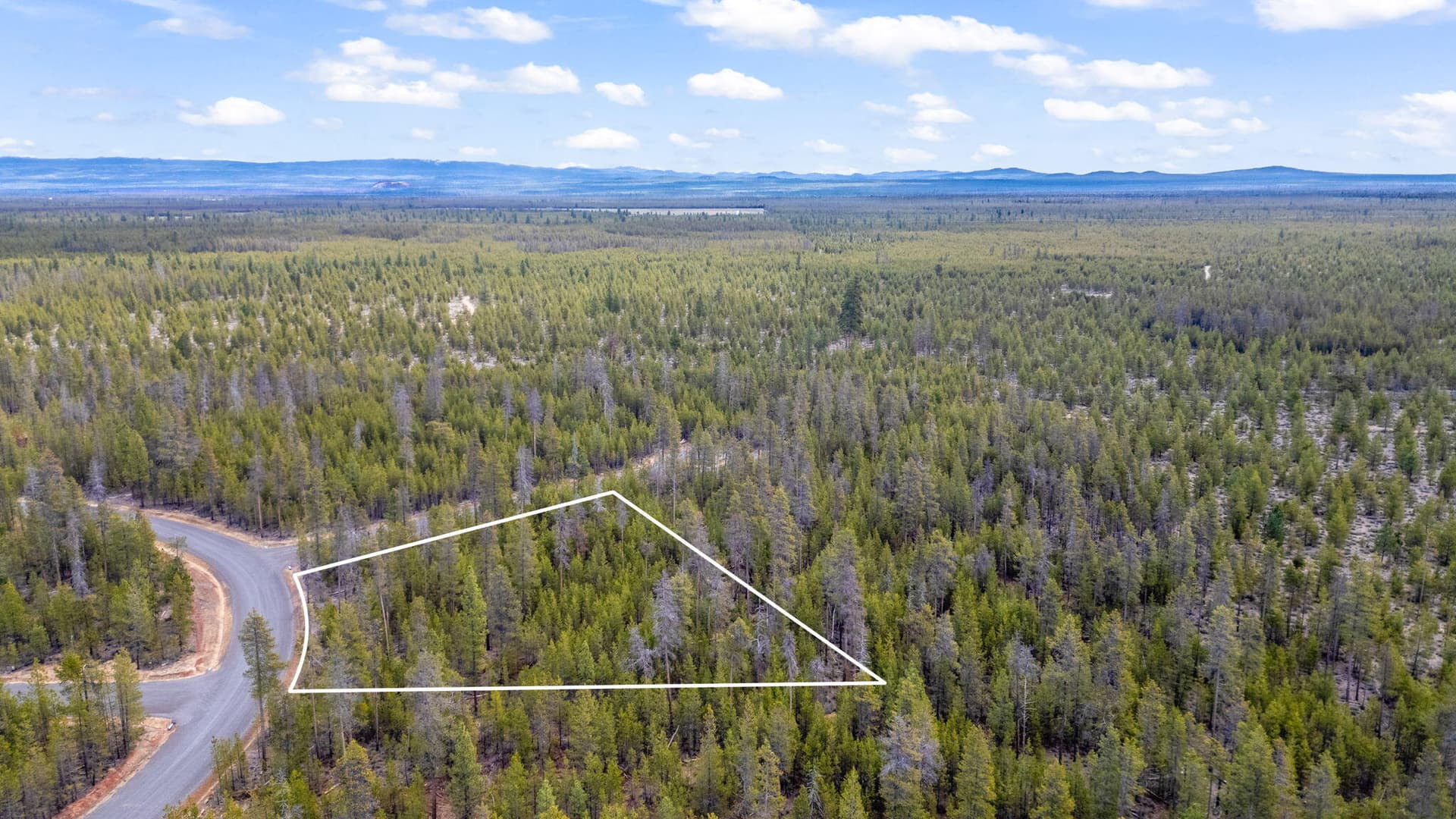 14-web-or-mls-09 - Lot line. Photo 5 of 20, TL 09700 Buggy Whip Court Unit 6, La Pine, OR 97739