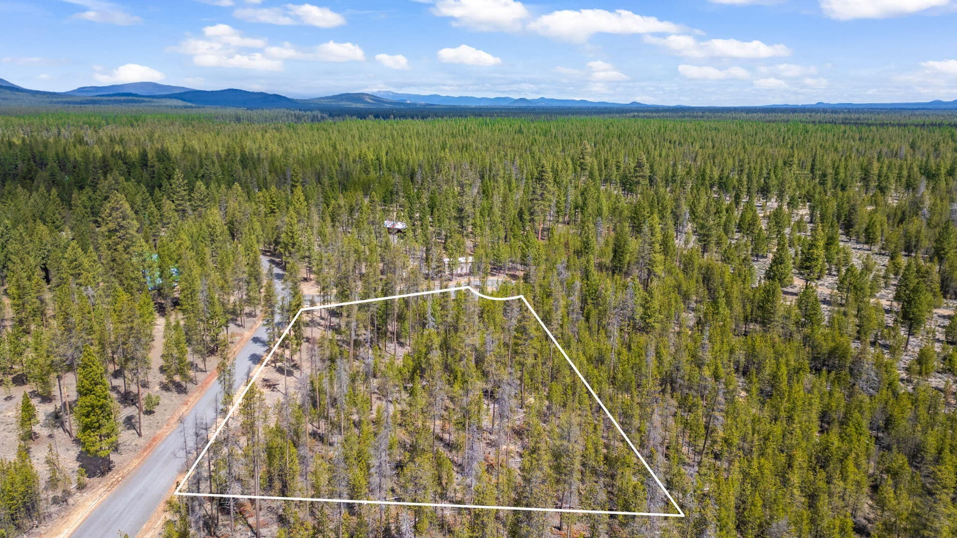 10-web-or-mls-07 - Lot line. Photo 3 of 20, TL 08700 Stirrup Drive Unit 16, La Pine, OR 97739