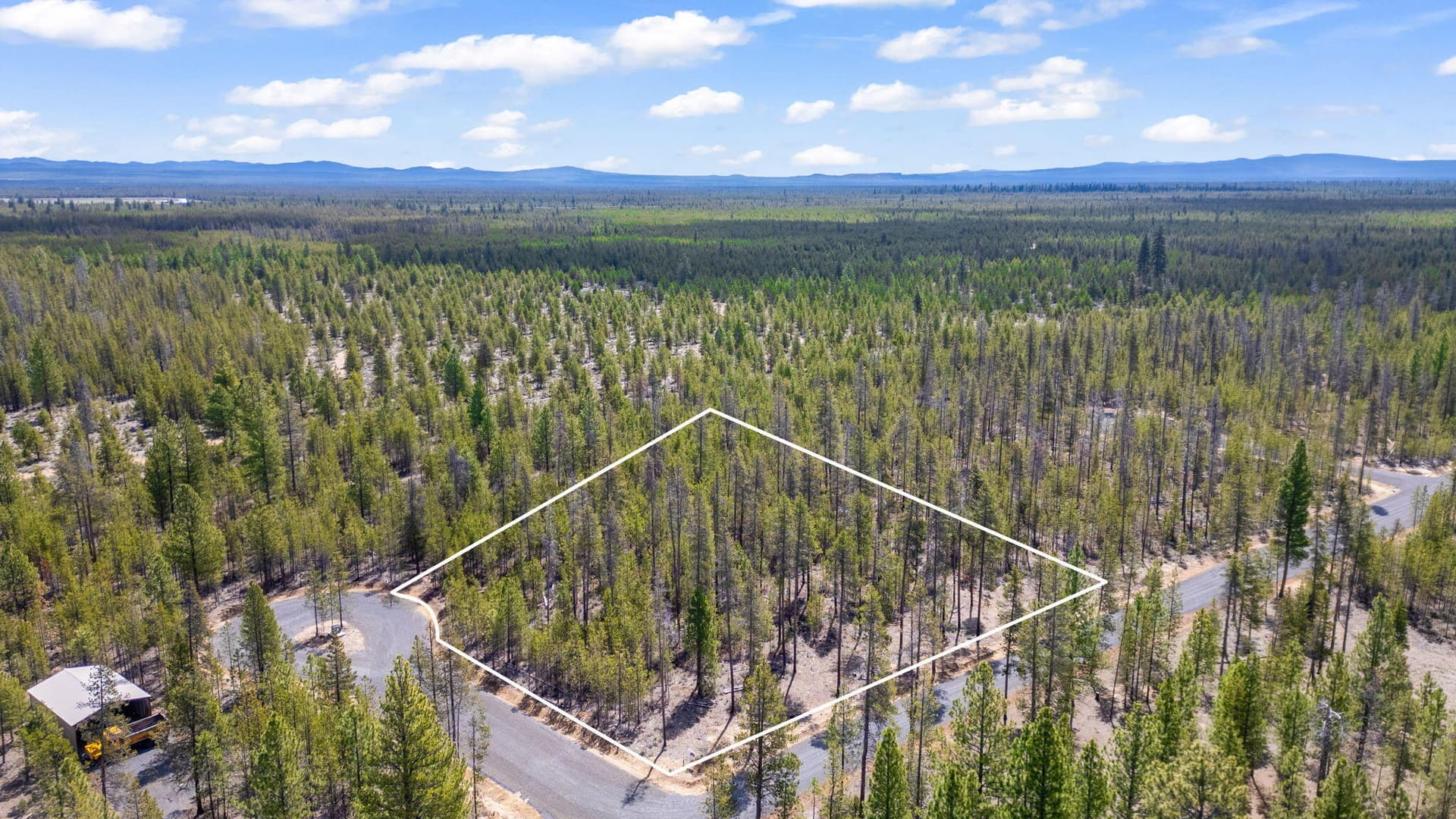14-web-or-mls-09 - Lot line. Photo 5 of 20, TL 08700 Stirrup Drive Unit 16, La Pine, OR 97739