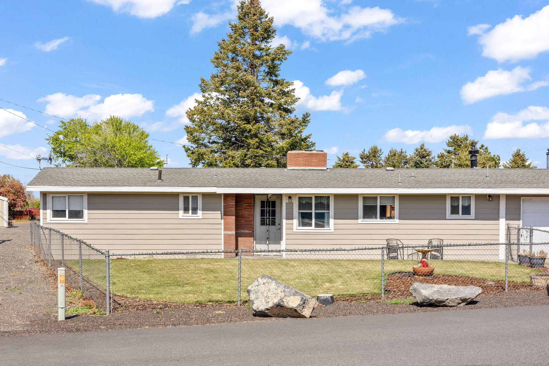 1-web-or-mls-01. Photo 1 of 34, 1034 NW Golf Course Drive, Madras, OR 97741
