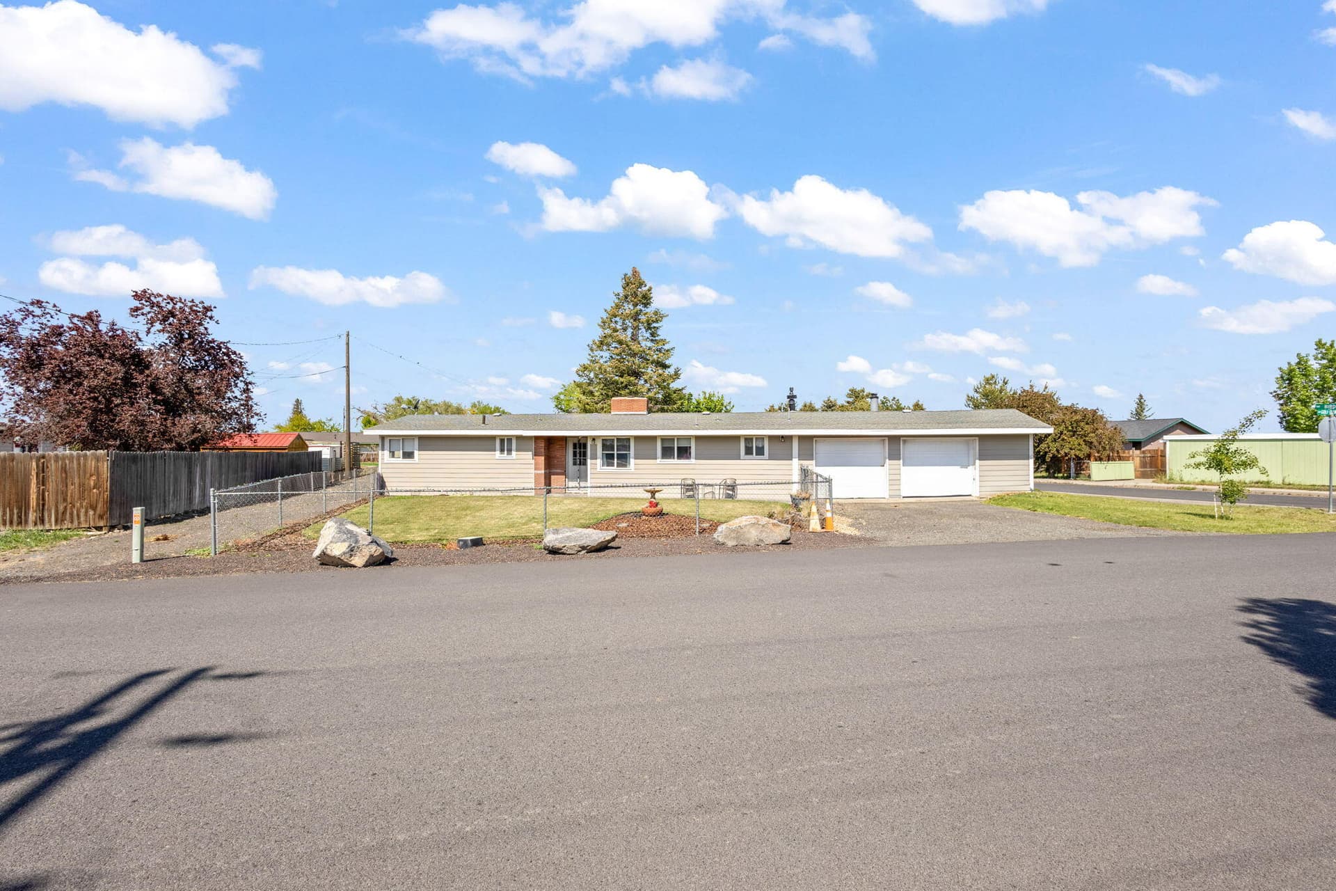 3-web-or-mls-03. Photo 3 of 34, 1034 NW Golf Course Drive, Madras, OR 97741