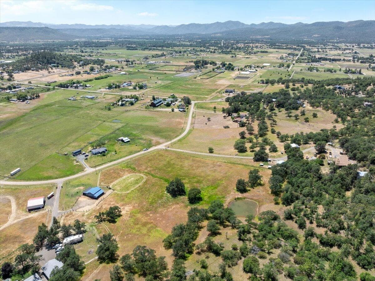 06-DJI_0210. Photo 1 of 12, 510 Chateau Drive, Eagle Point, OR 97524