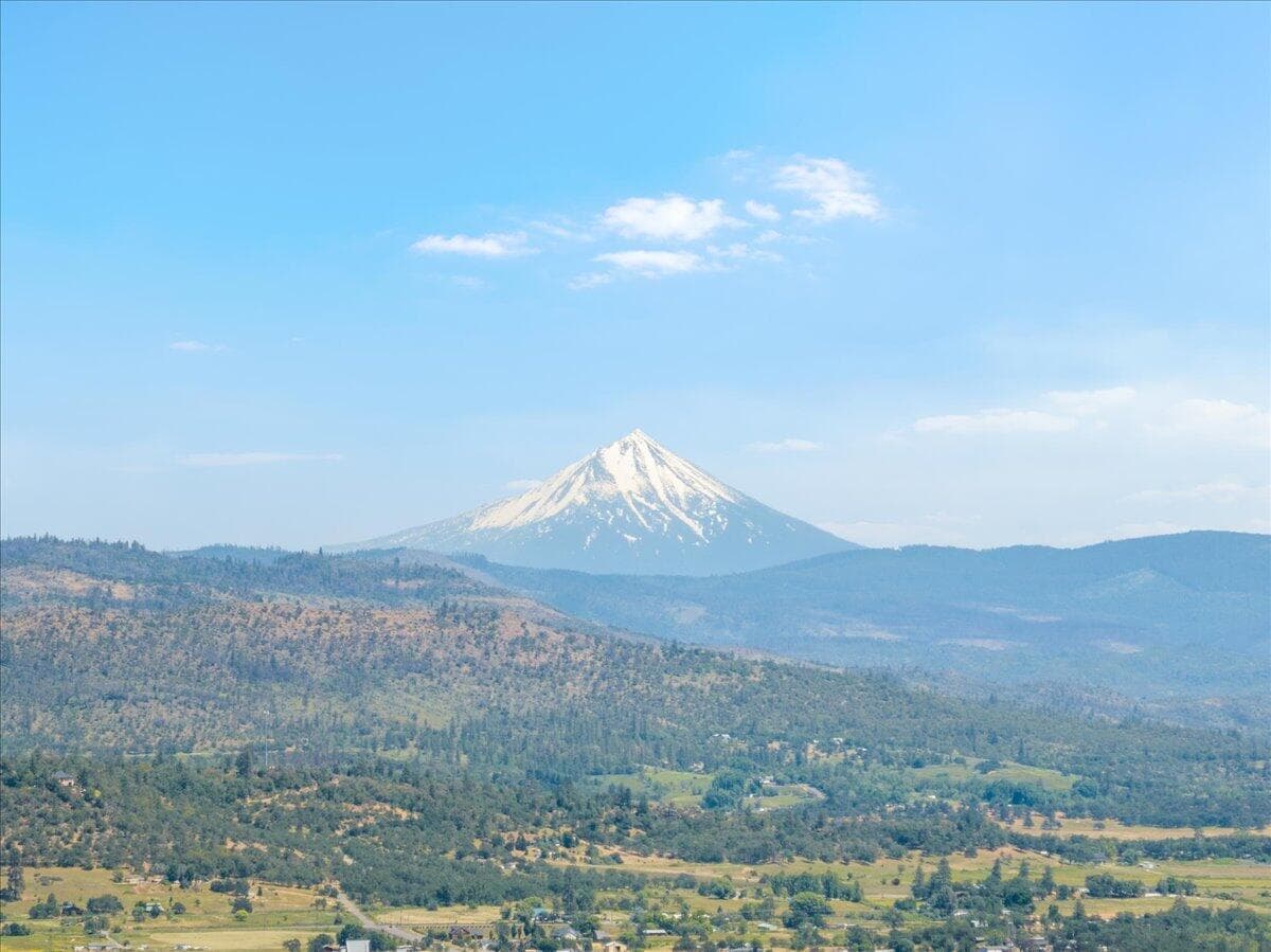 11-DJI_0219. Photo 3 of 12, 510 Chateau Drive, Eagle Point, OR 97524