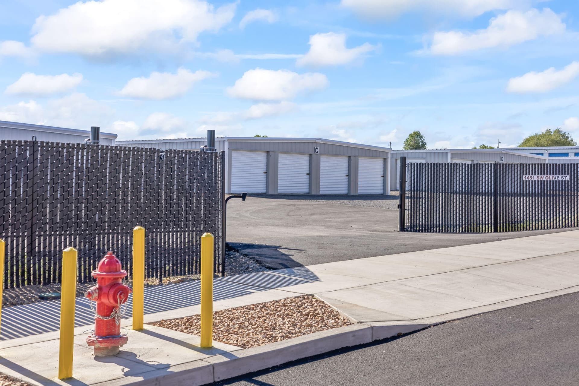 Automated entrance gate. Photo 2 of 17, 1451 SW Olive Street, Madras, OR 97741
