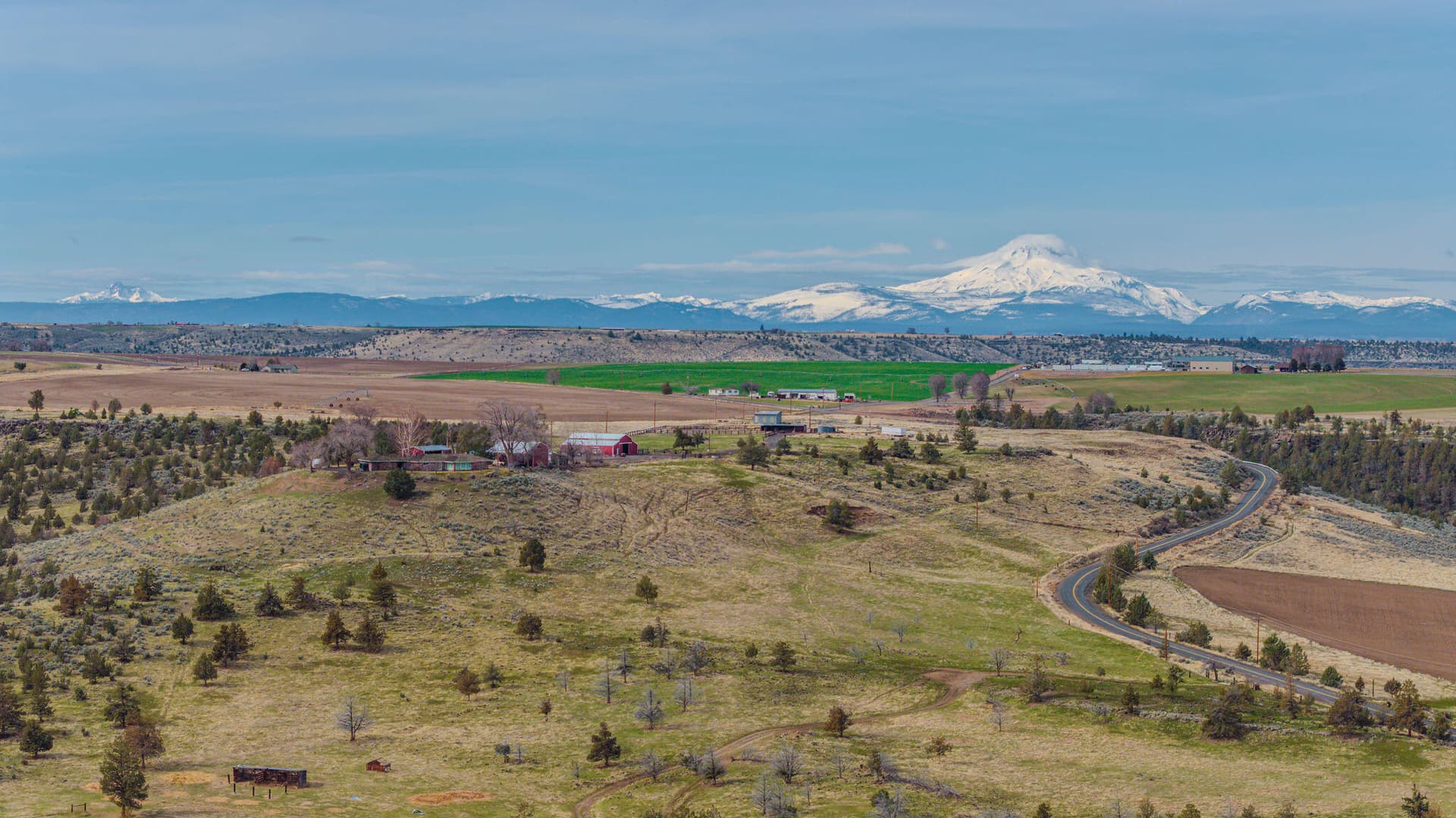 Cascade View. Photo 1 of 72, 7507 NE Quaale Road, Madras, OR 97741